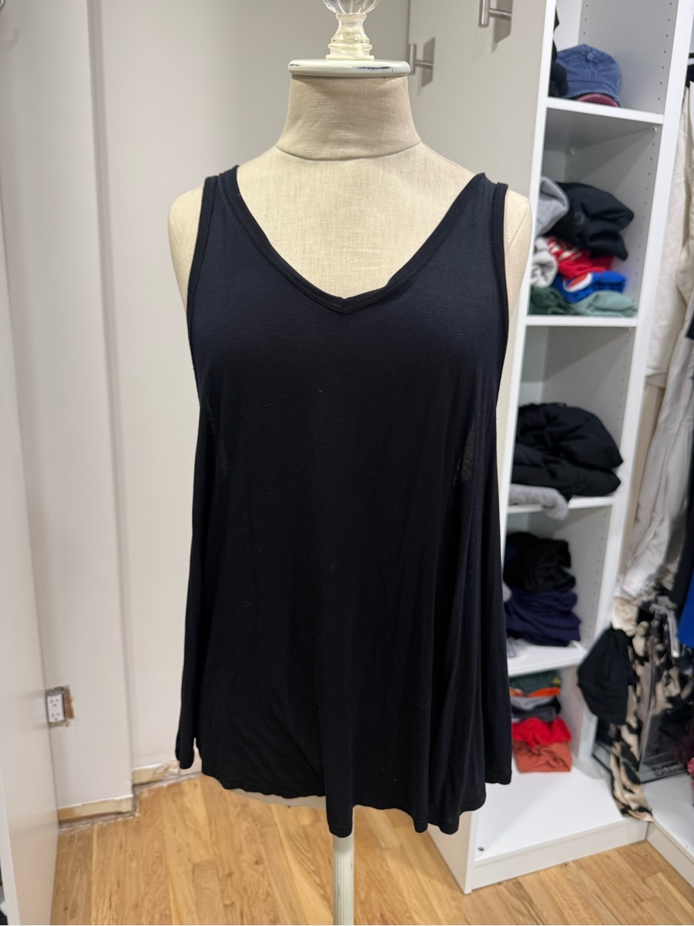 Black V-Neck Sleeveless Swing Tank Top
